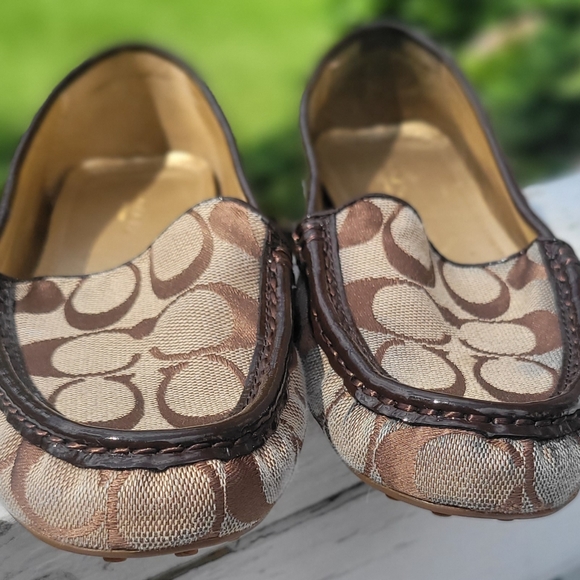 Coach Loafer Slip On Shoes - Picture 3 of 6